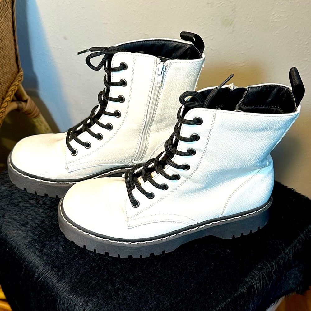 Sincerely Jules white combat boots Women’s size 7 1/2